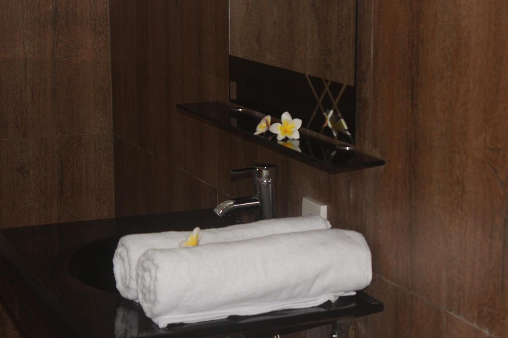 Silvy Guesthouse Canggu Esterno foto